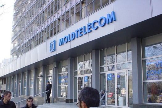 При дележе власти правящей коалицией, Демпартия получила "Молдтелеком" под свой контроль.