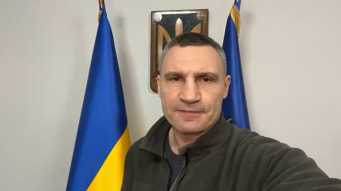 Кличко призвал мужчин, которые уехали из Киева, возвращаться и защищать будущее.