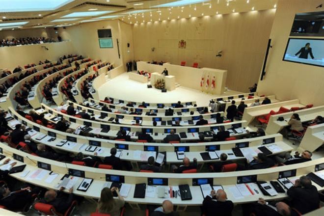 Altercația verbală s-a transformat într-o încăierare, în care nimeni nu a avut de suferit.