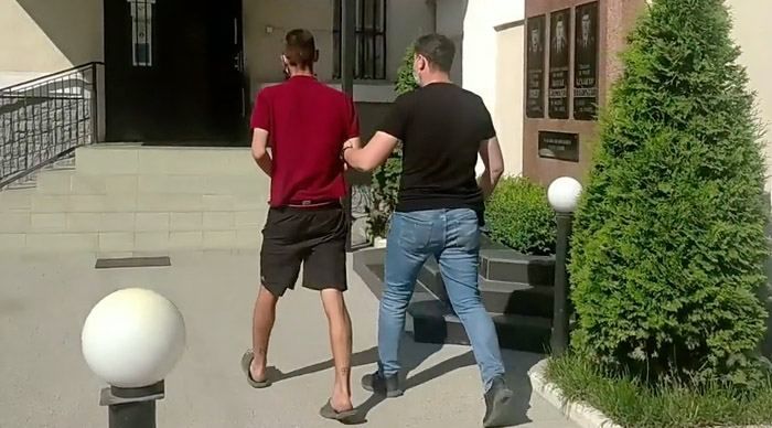 Полиция Бельц задержала мужчину, силой отобравшего у ребенка телефон.
