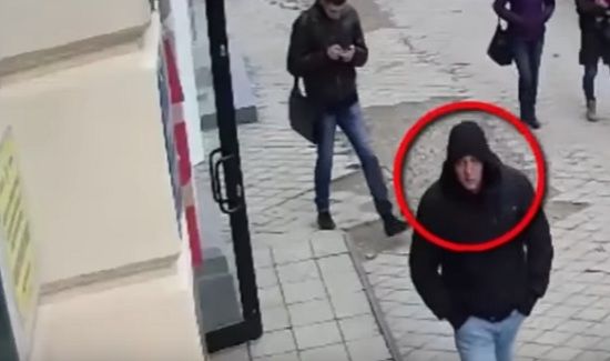 Полиция разыскивает молодого человека.