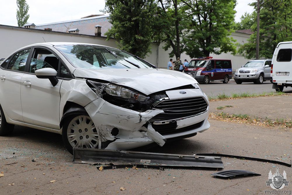 В Тирасполе столкнулись два легковых авто: жертв удалось избежать.