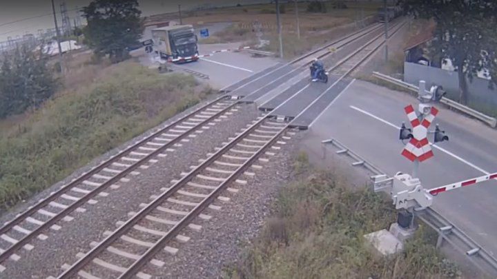 Un motociclist a fost amendat cu aproape 15600 de lei moldoveneşti. Foto: captură video