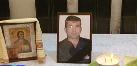 Un bărbat din capitală, în vârstă de 42 de ani, a fost înjunghiat de mai multe ori cu un cuţit în gât şi în piept, chiar la locul de muncă.