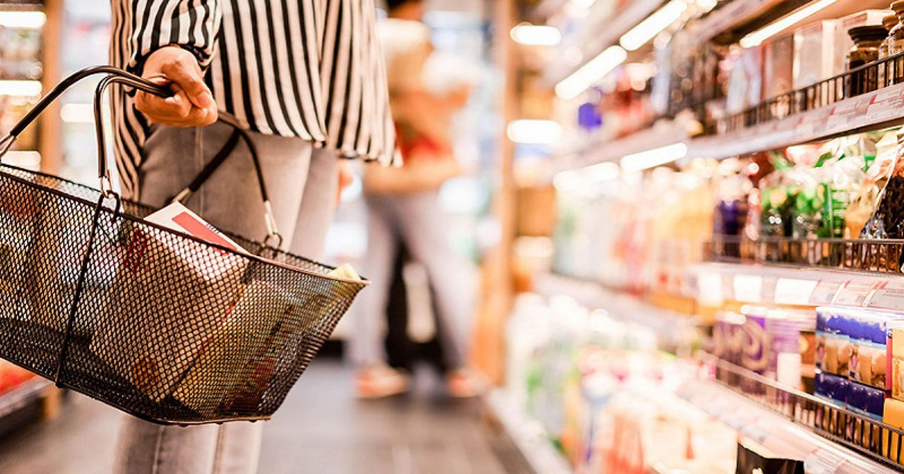 Comisia Europeană ia în considerare introducerea de taxe pentru alimentele ultraprocesate.
