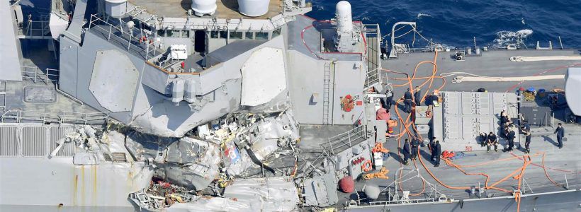 Accident naval între un distrugător american și o navă comercială. 