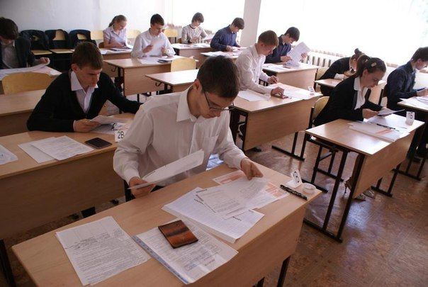 Статистика такова, что в лицеях 85% детей сдают все экзамены, в колледжах только 48%.
