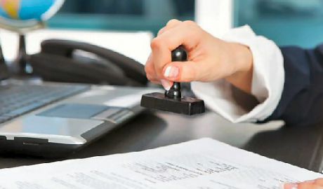 Parlamentul a aprobat astăzi în primă lectură proiectul de lege cu privire la organizarea activităţilor notarilor. Foto: notar.stratan.ro