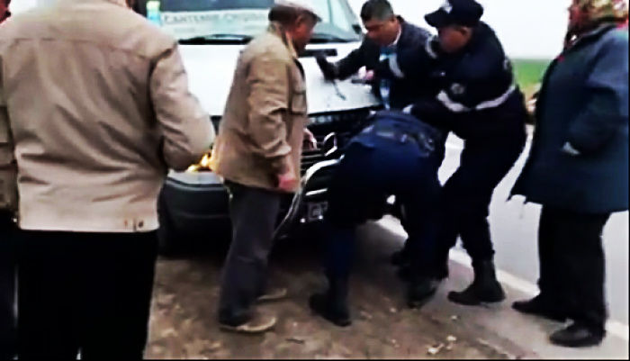 Scandal pe traseul Chișinău - Cantemir. Inspectorii de patrulare scot plăcuțele de înmatriculare.