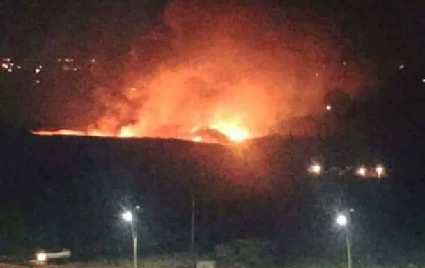 Израиль нанес удар по военному аэродрому в Сирии.