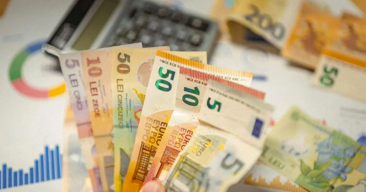В Румынии нацвалюта рекордно просела относительно евро на фоне политического кризиса.