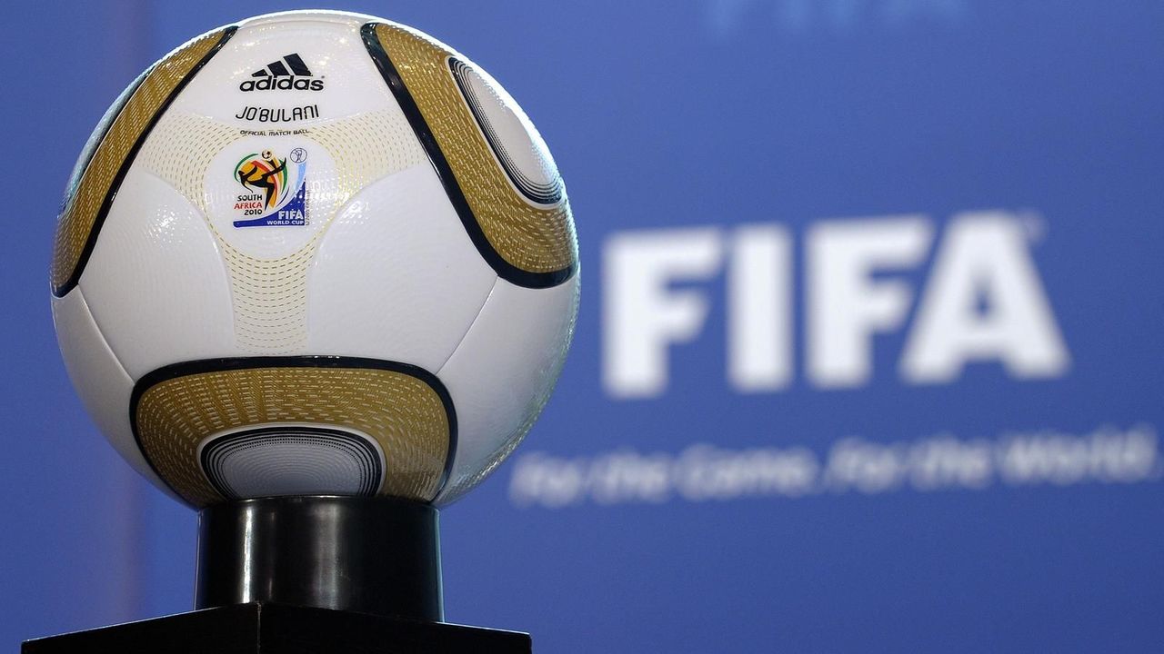 FIFA меняет сроки трансферных окон из-за COVID-19.
