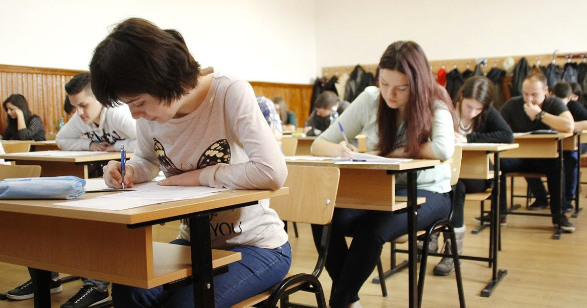 Metodologia de acordare a notei „10” din oficiu la examenul de limba străină, revizuită.