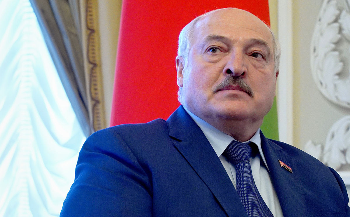 Лукашенко: Расширение НАТО на восток раскидало славян по разные стороны баррикад.
