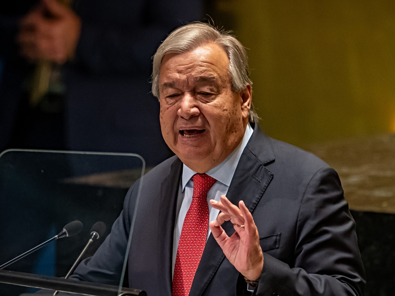 Guterres: Întreaga lume devine un butoi cu pulbere din cauza războaielor și a armelor nucleare.