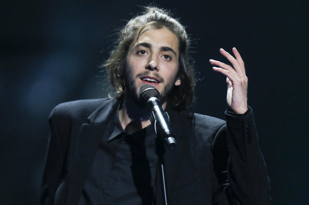 Câștigătorul de la Eurovision a fost conectat la o inimă artificială