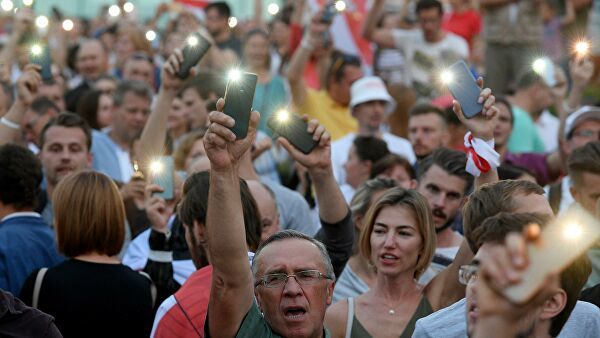 Члены оппозиционного КС в Белоруссии прибыли на допрос к следователям. Фото: ria.ru.