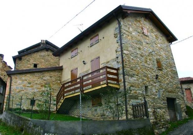 Primăriile mai multor localități din Italia au ajuns să vândă case cu 1 euro. Foto: migreat.it