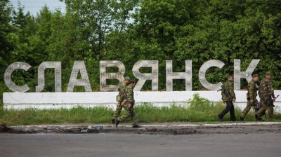 Mai mult, Ponomarev a propus ca Doneţk să fie redenumit în Putino,iar Lugansk să se numească Putingrad.