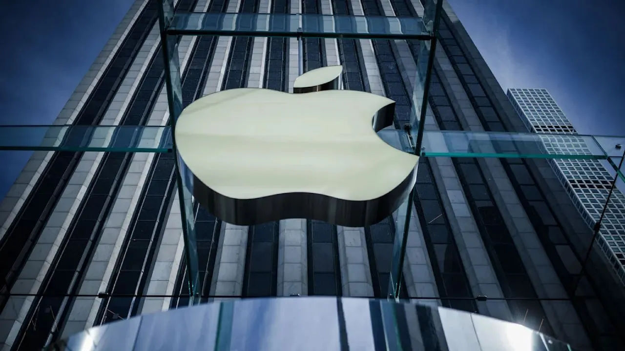 Apple обогнала Nvidia и стала самой дорогой компанией мира.