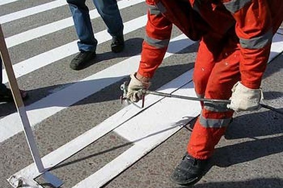 В Кишиневе срочно необходимо обновить краску на пешеходных переходах и установить новые ограничители скорости. Фото символ: e1.ru.