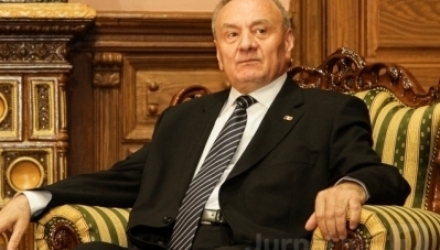 Unii îl apreciază, alţii îl critică. Vorbim despre preşedintele Nicolae Timofti, care a împlinit doi ani de mandat.