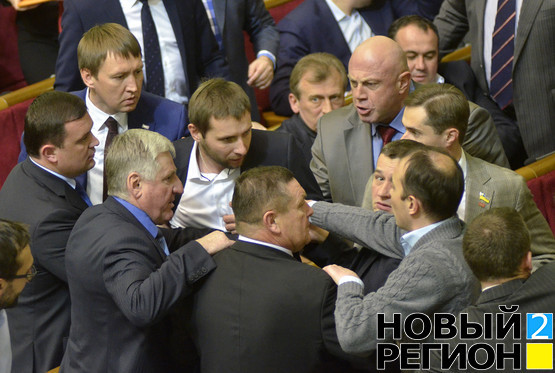 Депутаты не смогли спокойно поделить комитеты.