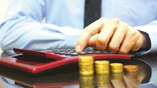 Одним из условий предоставления пособий по соцстраху является подтверждение страхового стажа - не менее 9 месяцев. Фото: bizlaw.md.