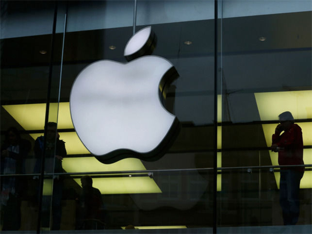 Apple pregătește un iPhone care se va deschide ca o carte.