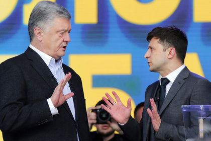 Одновременно проголосовавшие Зеленский и Порошенко запутали журналистов.