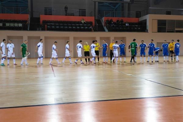Dinamo conduce autoritar campionatul național de futsal