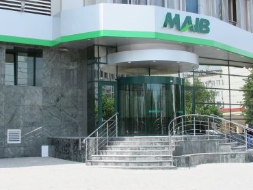 Начальная цена продажи акций банка, установленная Агентством публичной собственности, составляет 451,43 млн леев. Фото: maib.md.