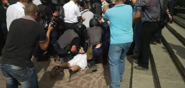 A fost reținut încă un membru al grupului Petrenco. Foto: curentul.md