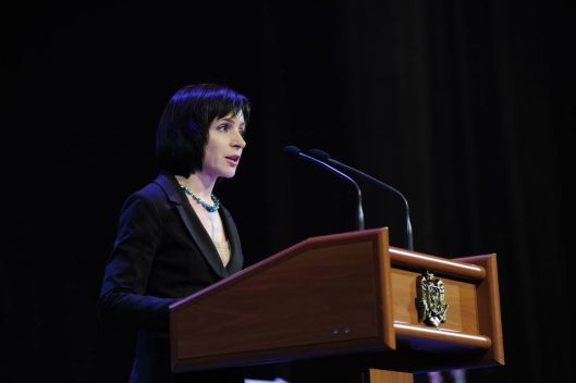 Fostul ministru al Educației, Maia Sandu pare să se fi molipsit de aceeași boală ca toți politicienii – vedetism.
