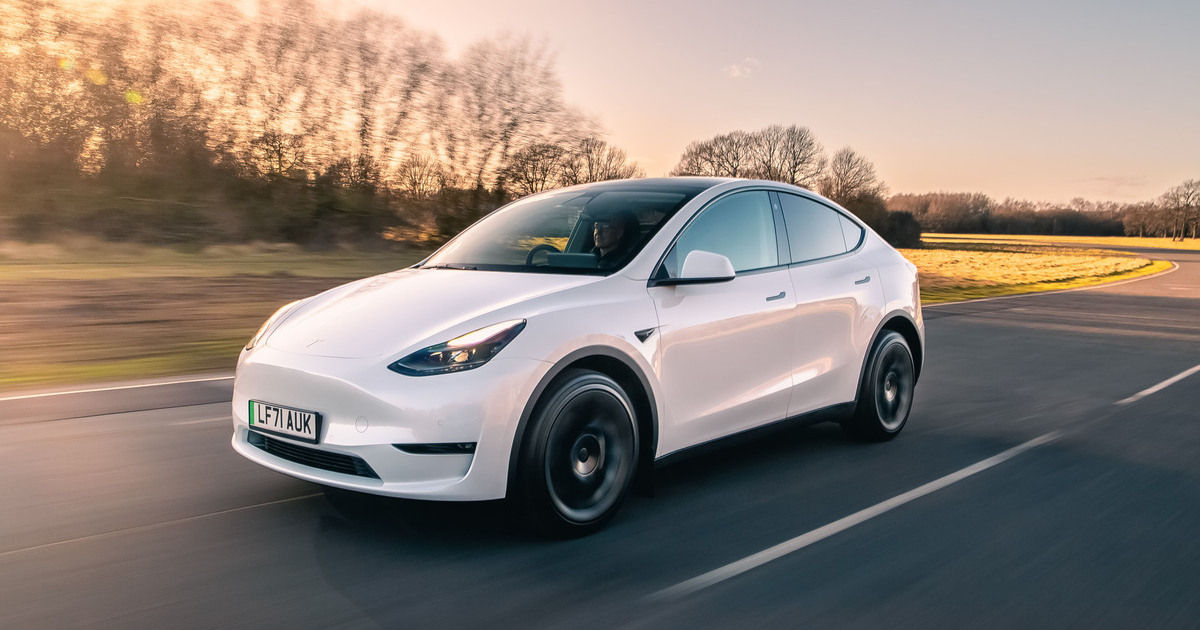 Tesla отзовет более 1,8 миллиона автомобилей в США из-за проблем с капотом