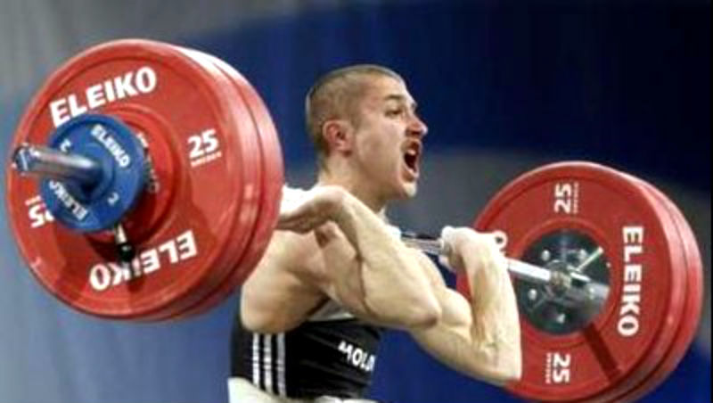 Призер чемпионата Европы по тяжелой атлетике 2017 года Юрий Дудогло. 
