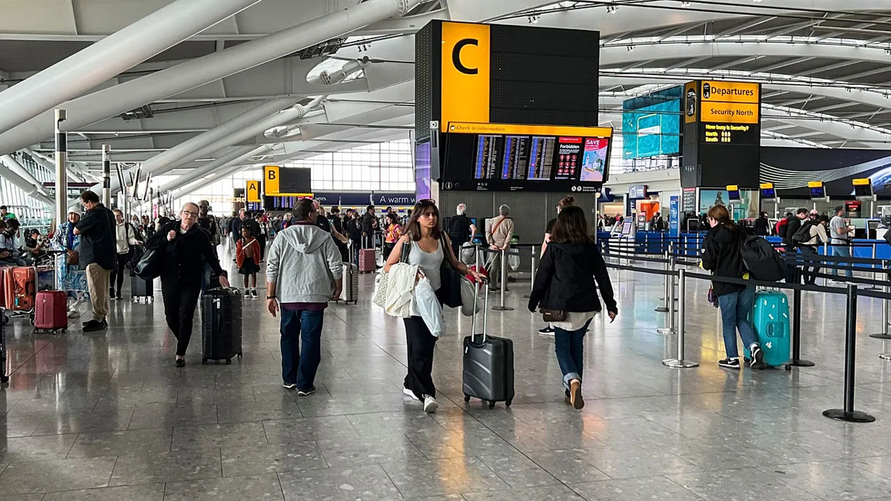 Grevele din decembrie vor afecta marile aeroporturi europene de Crăciun.