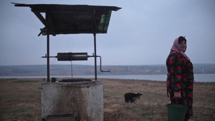 Вода в молдавских колодцах и родниках полна нитратов. 