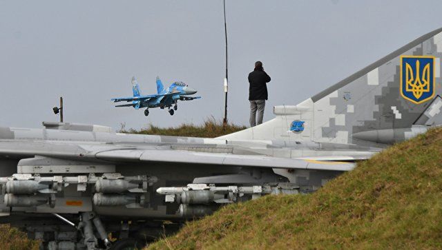 На Украине во время учений упал Су-27.