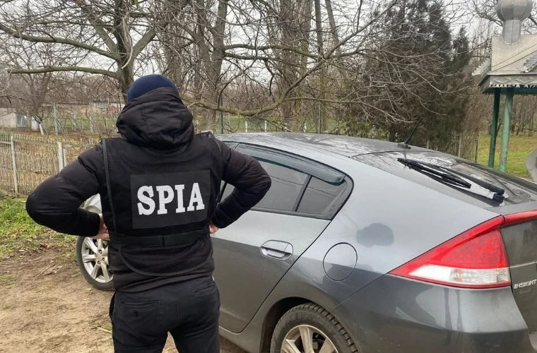 Percheziții la un polițist din Căușeni: A promis că va ajuta cu examenul auto.