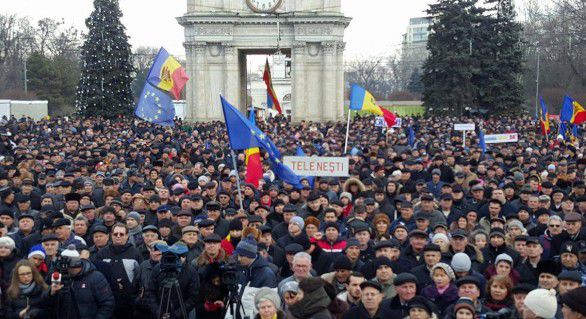 Toate manifestații sunt organizate împotriva „oligarhiei” conduse de către Vladimir Plahotniuc.