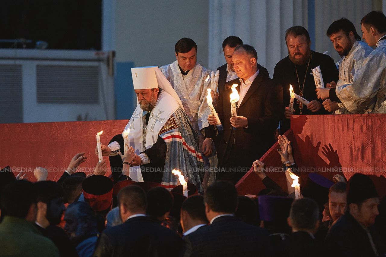 Расходы по доставке Благодатного огня взяла на себя Митрополия Молдовы.