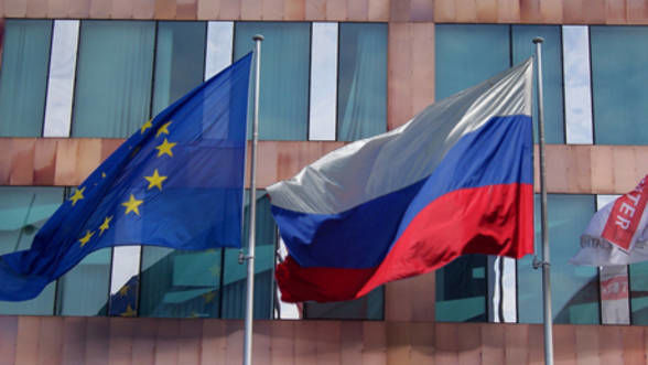 Rusia va fi luată la întrebări de liderii UE pentru folosirea Interpolului în încercarea de a reduce la tăcere criticii Kremlinului. 