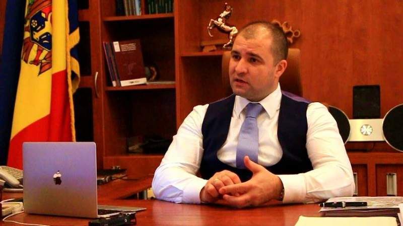 Министр юстиции, член Высшего совета магистратуры Владимир Чеботарь обвинен во вмешательстве в процесс осуществления правосудия.