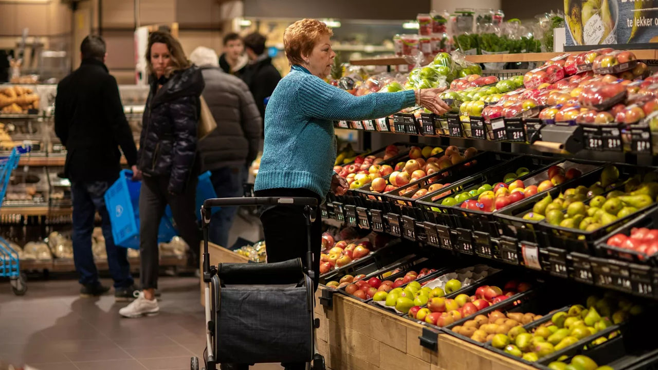  В Европе самые дорогие продукты питания в Женеве, а самые дешевые - в Будапеште и Варшаве.