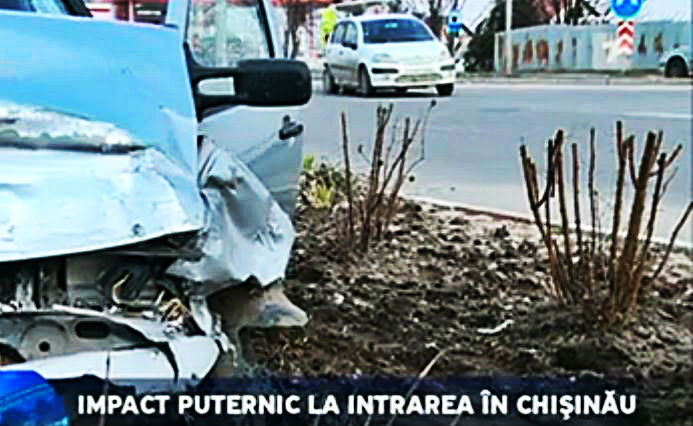 Şoferul Citroen-ului, a cărui maşină a fost grav avariată, a spus că a fost luat prin surprindere.