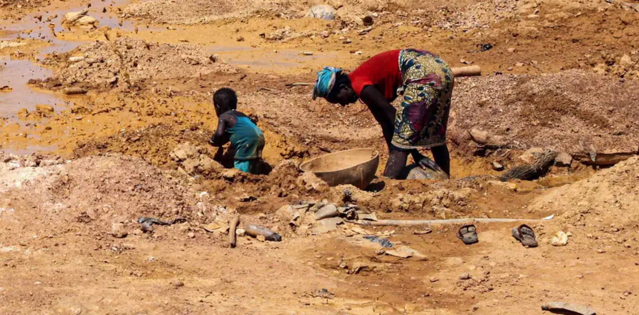 Zeci de oameni au murit în urma prăbușirii unei mine de aur din Mali.