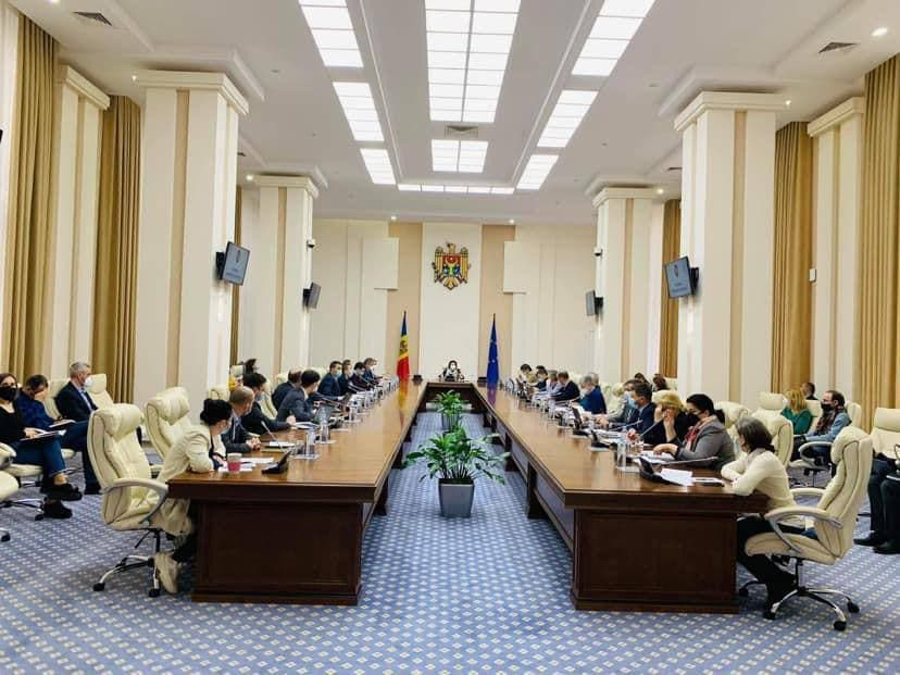 Правительство Молдовы открыло единый центр для помощи украинским беженцам.