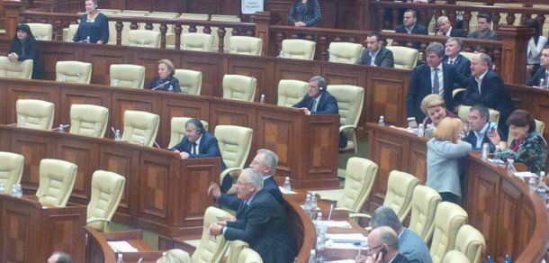 Candu va organiza consultări cu şefii fracţiunilor parlamentare. Foto: deschide.md