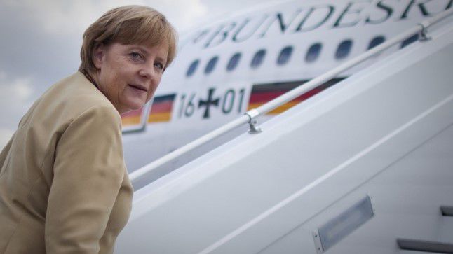 Cancelarul german Angela Merkel a fost nevoită să zboare ieri în India la bordul unui avion militar de transport, informează DP